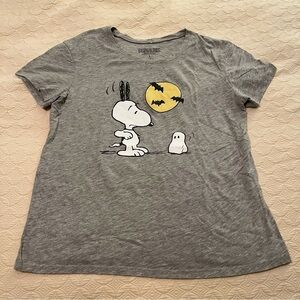 Peanuts Snoopy and Little Ghost Halloween Holiday Shirt (size Large)